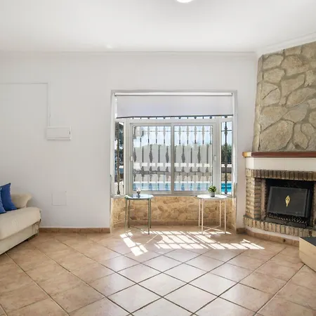 Independiete Con Piscina * קדיז